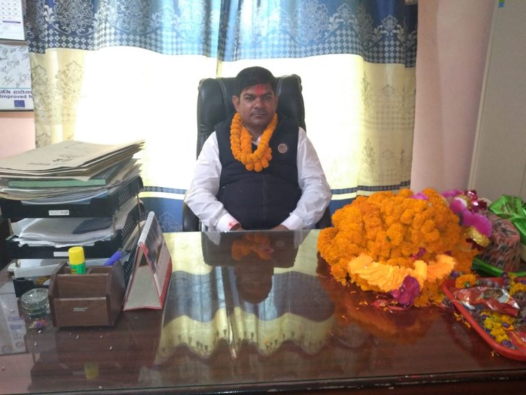 सुई घोपुवा हाकिमलाई छैन् लाज सरम