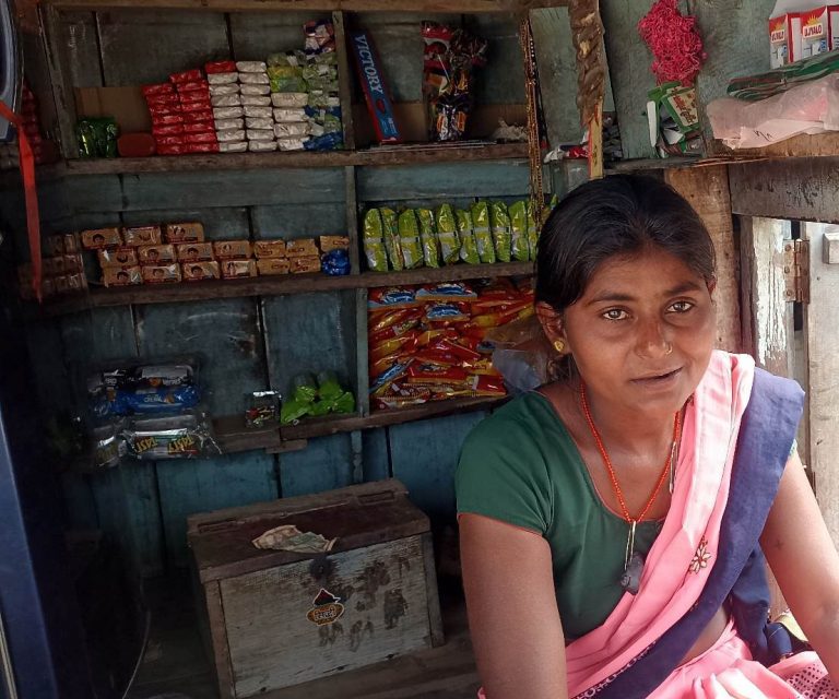 प्रेमादेवी परिन आधा दर्जन लघुवित्तको पासोमा