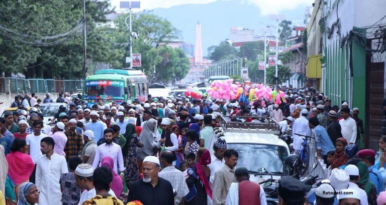 बकर इद : जामे मस्जिदमा मुस्लिम धर्मावलम्बीको भीड (तस्बिरहरू)