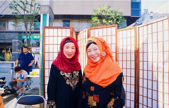 एउटा यस्तो देश जहाँ मुस्लिमहरूले शव गाडदैनन, हिन्दु झै जलाउँछन्