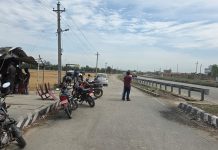 वीरगन्जमा ‘कबाडी कर’को नाममा दिनदहाडै रंगदारी ! प्रहरीकै मिलेमतोमा चालक कुटिँदै