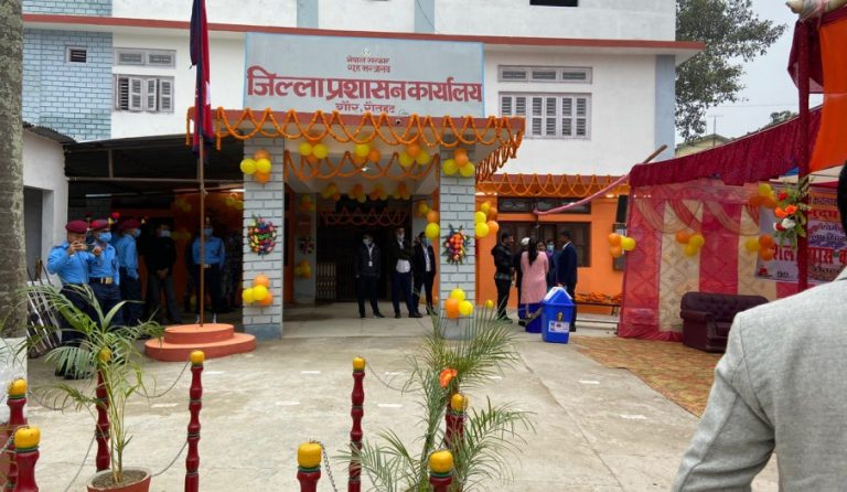 जिल्ला प्रशासन कार्यालय रौतहटमा आजदेखि विद्युतीय राहदानीको काम सुरु