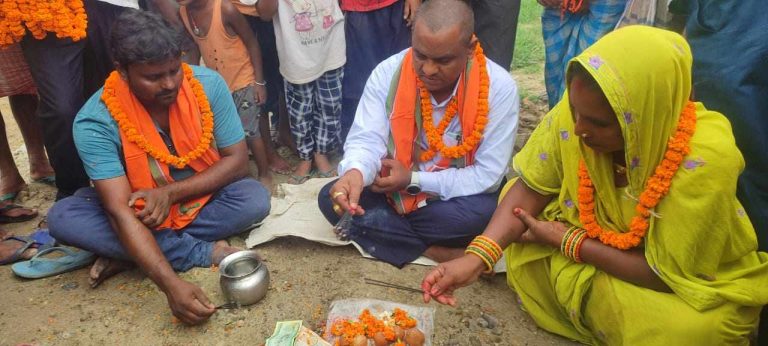 नगरप्रमुख कुर्मीद्धारा सडक ढलान शिलान्यास