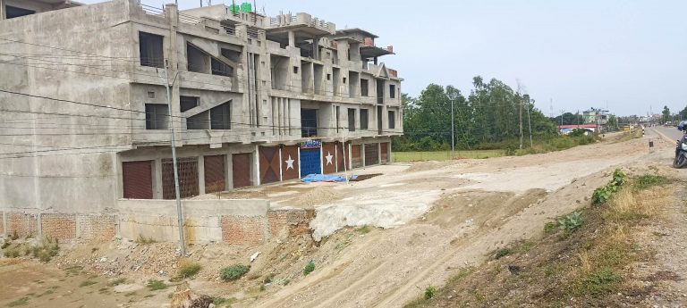 घरधनीले छेक्यो घाट जाने बाटो