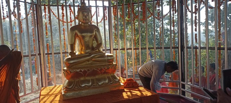 चन्द्रपुर १ मा रहेको गोल्माराजा बुद्ध बिहारमा २ करोडको बुद्ध मुर्ति स्थापना