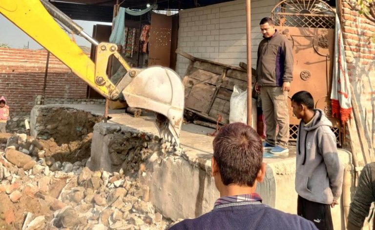 डक अतिक्रमण हटाउँदै चन्द्रपुर वडानं ६