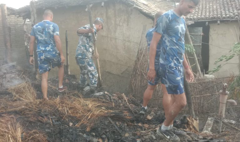 रौतहटको करुनियामा सात घरमा आगलागी ,लाखौंको क्षति