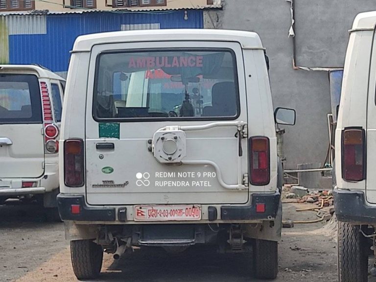 वृन्दावनका चारवटा एम्बुलेन्स चार महिनादेखि ग्यारेजमा अलपत्र