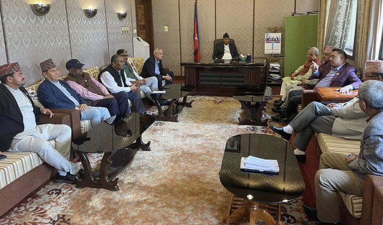 गृहमन्त्री लामिछानेलाई संसदमा बोल्न दिने विपक्षी दलको निर्णय 