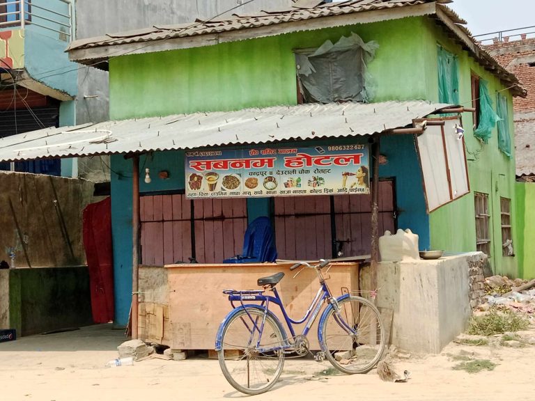 चन्द्रनिगापुरको होटलहरुमा बढ्यो यौनजन्य धन्धा,सबनम होटेलबाट एक पुरुष र दुई महिला पक्राउ