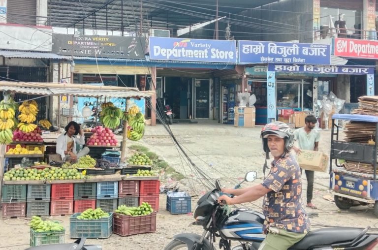 चारदिन देखी चन्द्रपुर चोकमा जताततै तारैतार,सर्वसाधारणको ज्यान जोखिममा