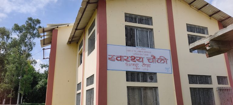 बृन्दावनमा तीन हप्तादेखि नगर अस्पताल बन्द : जनप्रतिनिधि कानमा तेल हालेर मस्त