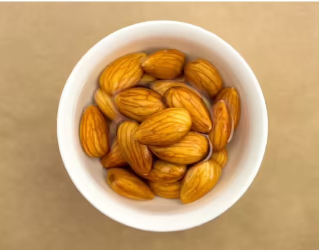 बासी बदाम खानुका ८ फाइदा, पोषणबिद्दहरूको कुरा जान्नुहोस्