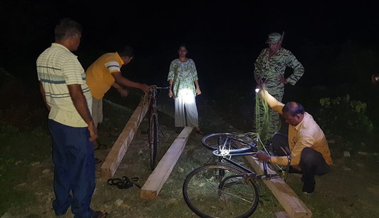 डिभिजन वन कार्यालय रौतहट भ्रष्टहरुको अखडा बन्दै,कुर्मिले ट्रेक्टर साउसंग ५० हजार कुम्ल्याए