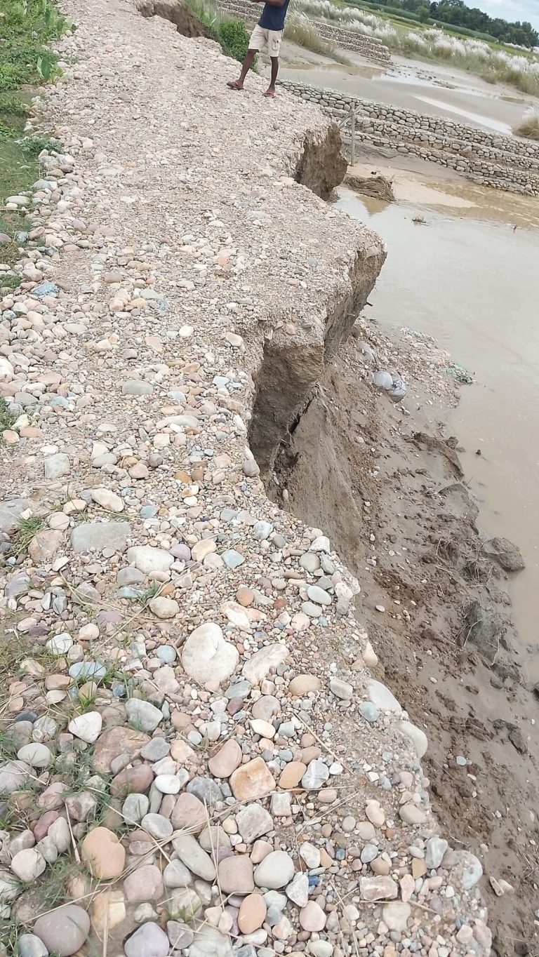 लाल बकैया नदीमा बढ्दै बाढीको खतरा, मर्यादपुरमा सतर्कता आवश्यक