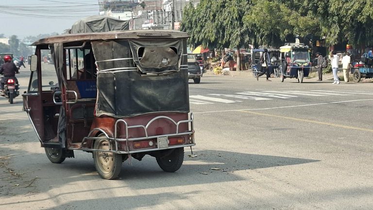 नम्बर प्लेटविहीन ई–रिक्सा नियन्त्रणमा लिन चन्द्रनिगाहपुर ट्राफिकको अभियान