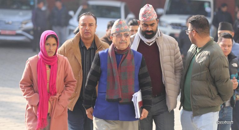 निर्वाचन आयोगको निर्णयपछि देउवा पक्षको केन्द्रीय कार्यसमिति बैठक, सानेपामा नेताहरूको भीड