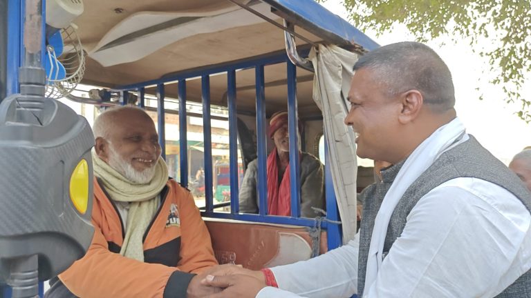 रौतहट–४ मा निर्वाचन माहोल तातिदैँ, रामजी साहको घरदैलोले युवामा नयाँ नेतृत्वको चर्चा