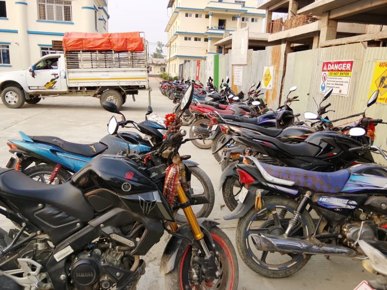 होलीमा उच्छृङ्खल गतिविधि र आचारसंहिता उल्लंघन : रौतहटमा ६ पक्राउ, ४० विदेशी नम्बरका सवारी नियन्त्रणमा