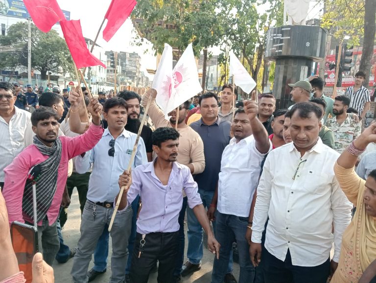 ओली पक्राउको विरोधमा वीरगञ्ज ततायो एमालेले, घण्टाघर चोकमा नाराबाजी