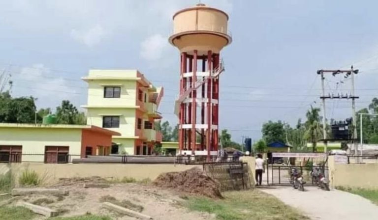“बत्ती गयो, सेवा गयो : कटहरियामा प्रशासनदेखि पानीसम्म ठप्प”